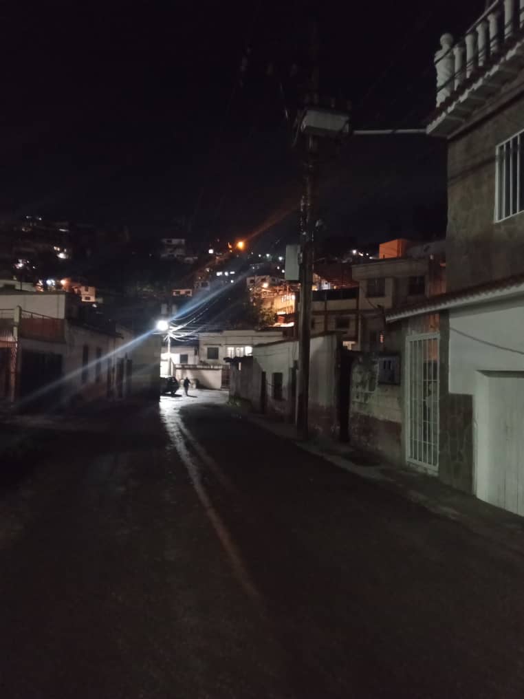 Oscuridad se apodera del callejón La Libertad