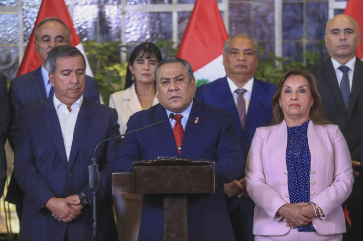 Primer ministro de Perú renuncia a su cargo