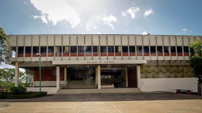 Vigilante es condenado a 14 años por violar a una niña