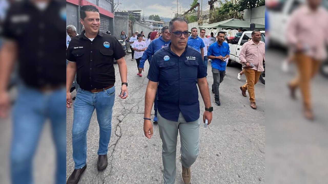 Candidatos de FV realizan un casa por casa en Carrizal