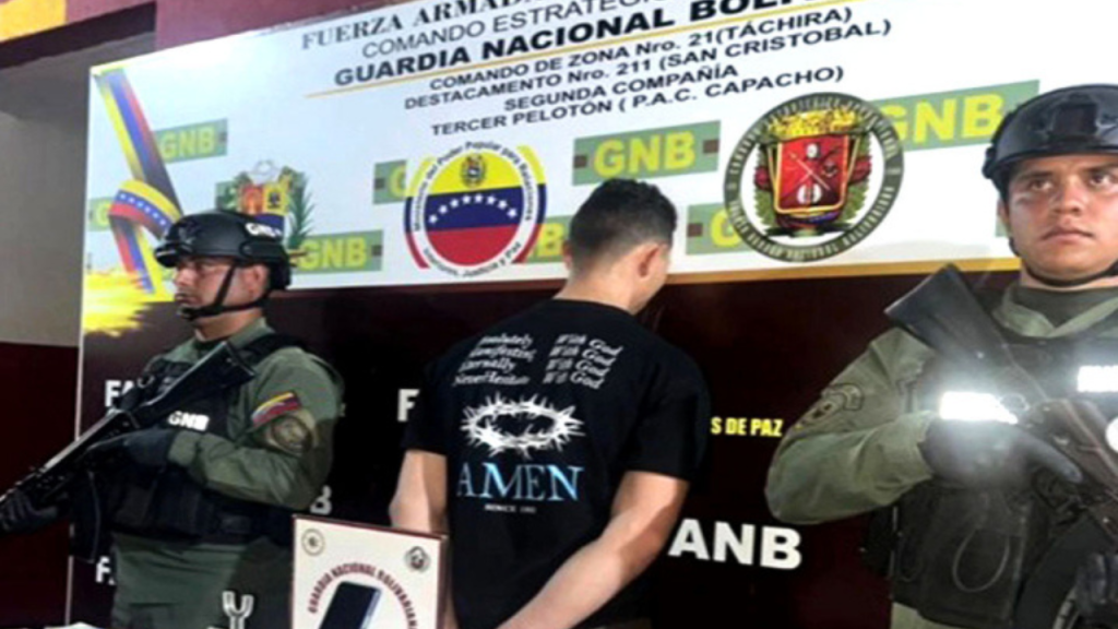 Preso hombre por llevar $342 mil falsos en un taxi