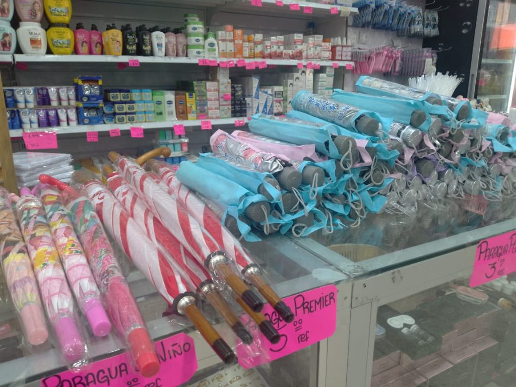 Promocionan ventas de paraguas
