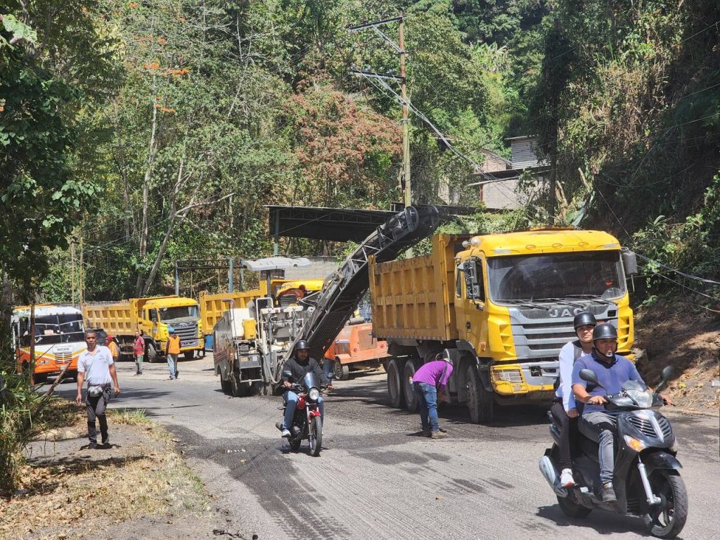 Mintransporte acelera obras de vialidad en Miranda