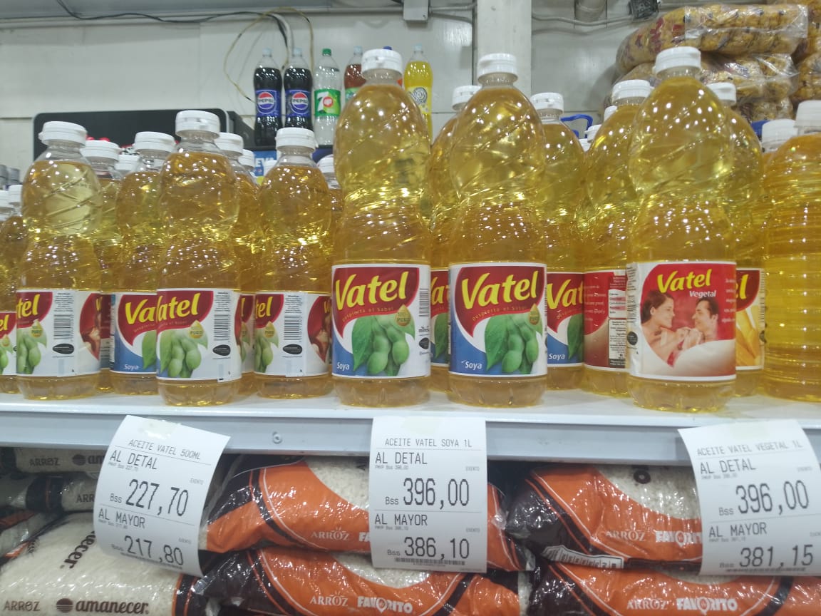 Aceite comestible sobrepasa Bs. 300