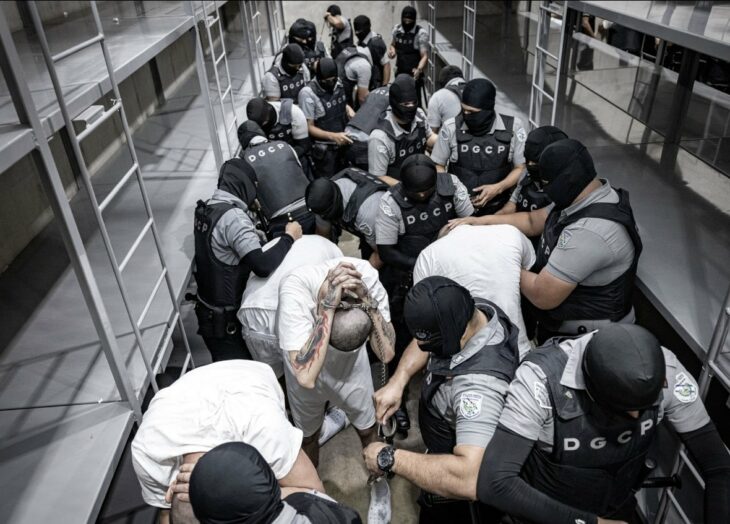 Denuncian torturas contra migrantes detenidos en El Salvador