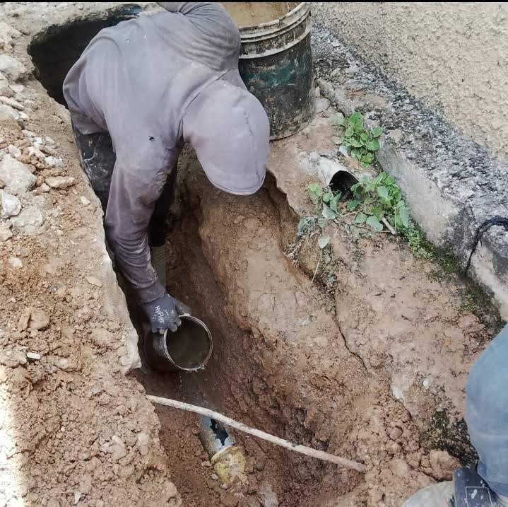 Sustituyen 14 metros de tubería en Matica Centro