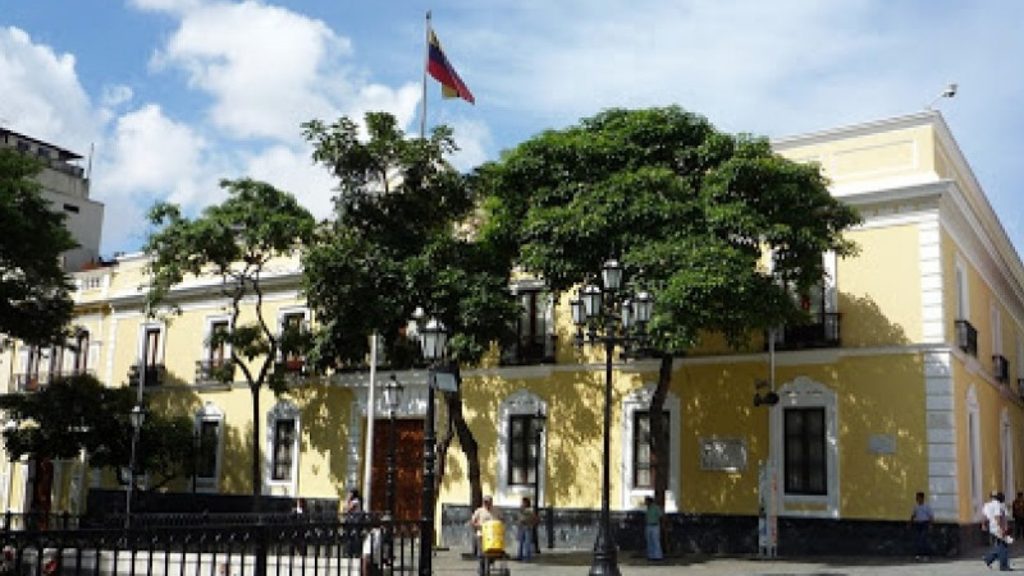 Panamá y Venezuela acuerdan activar los servicios consulares