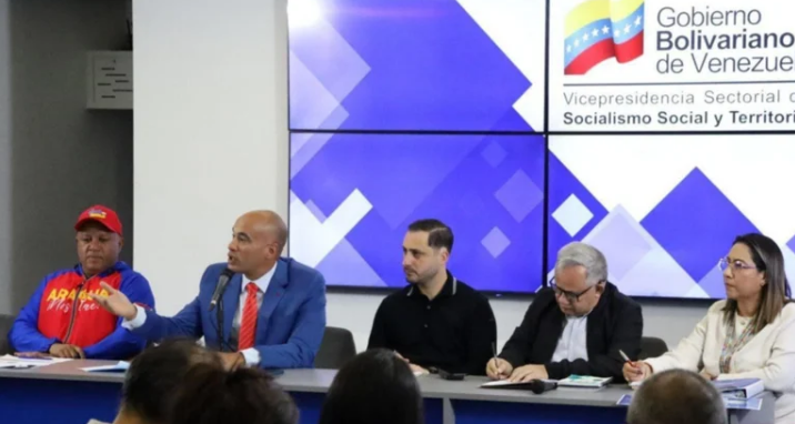 Formarán a 100 mil jóvenes en profesionales de la salud