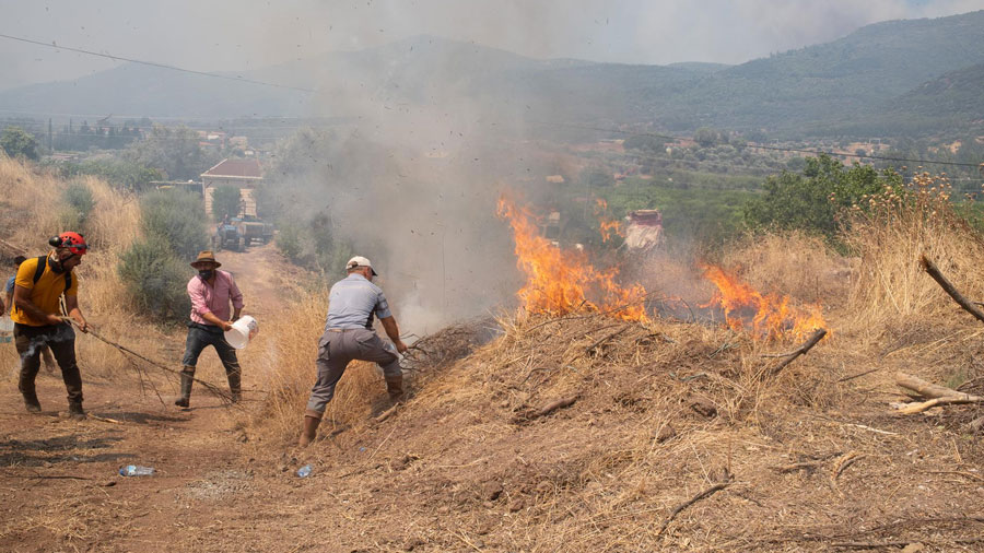 Más de 50.000 personas evacuadas por incendio en Turquía