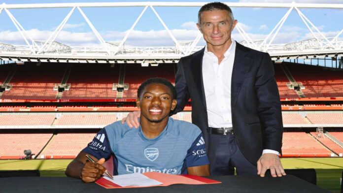 Lewis-Skelly renueva su contrato hasta el 2030