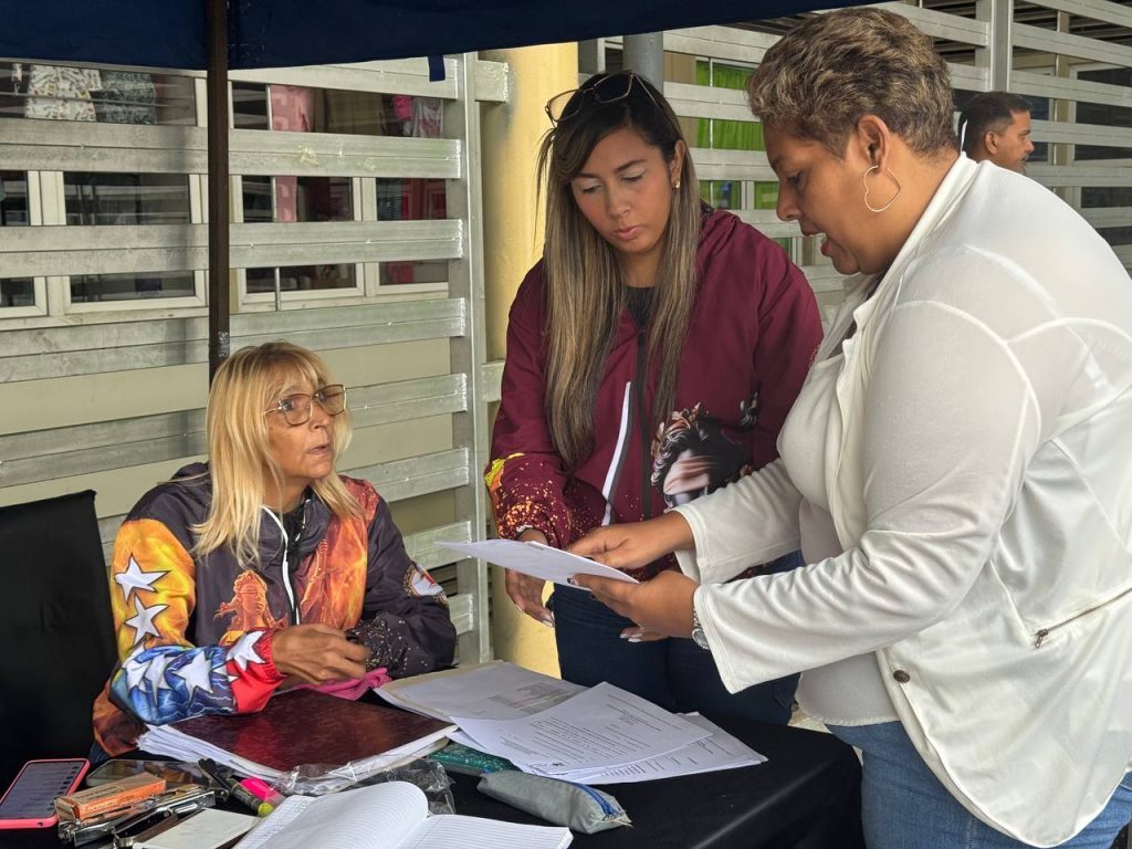 Tramitarán concesiones en mercados municipales