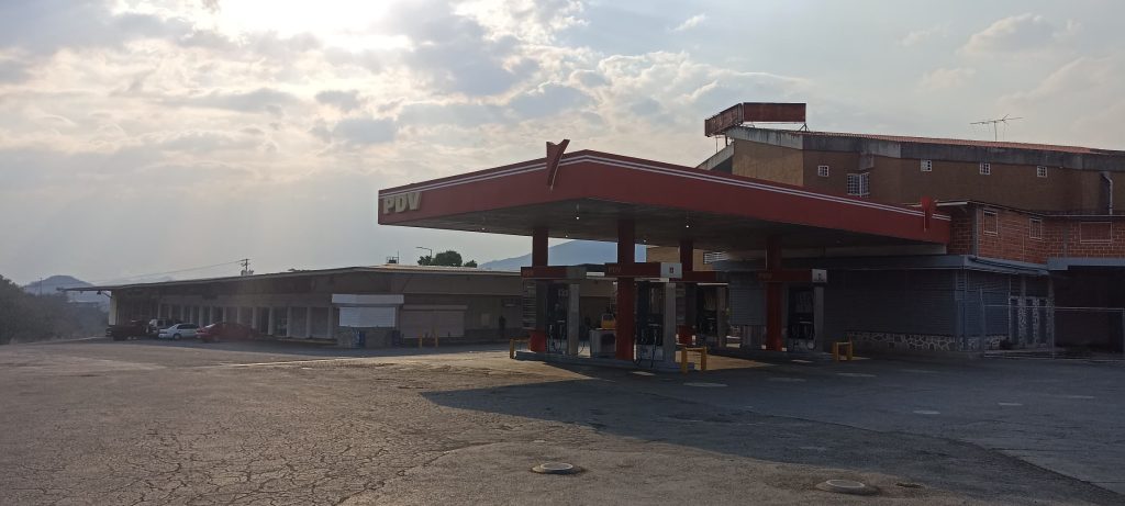 Advierten sobre retrasos en el transporte en San Antonio