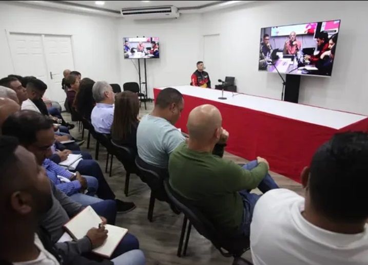Jóvenes mirandinos se preparan para la Consulta Popular