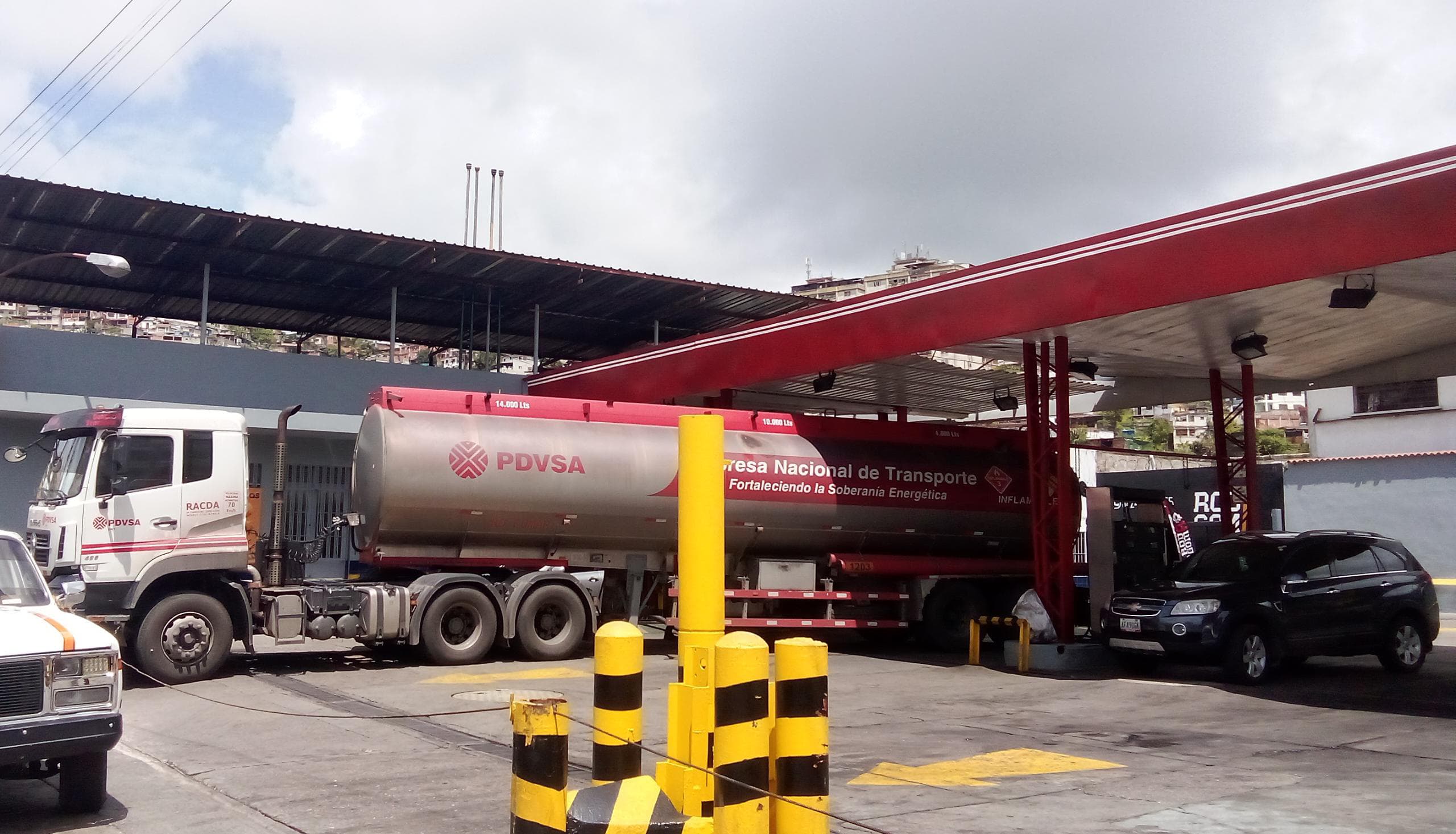 Sin contratiempos despachan combustible en E/S de El Cabotaje