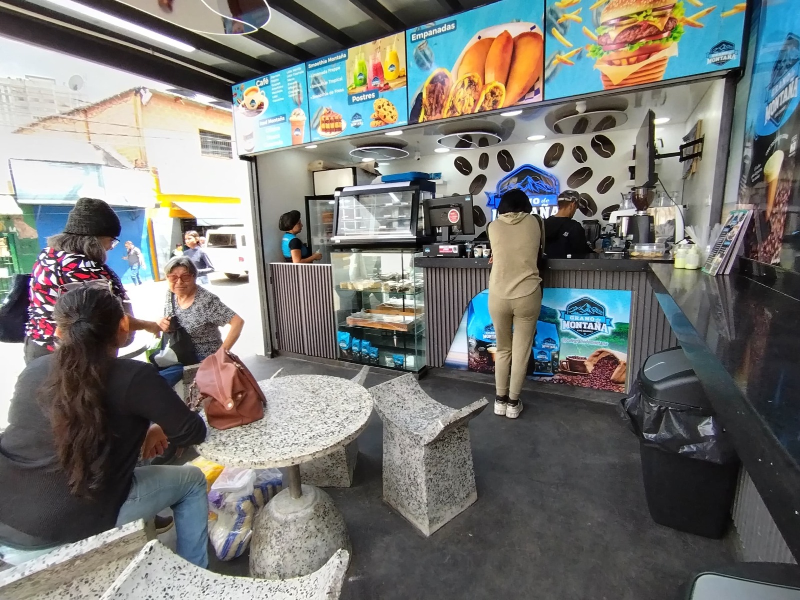 Café Montaña otro de los atractivos de la plaza Guaicaipuro