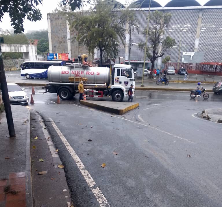 Bomberos atienden derrame de gasoil en El Barbecho
