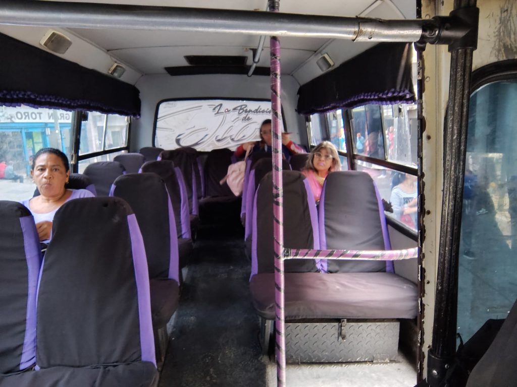 Transportistas aceptarían cámaras en autobuses pero con condiciones