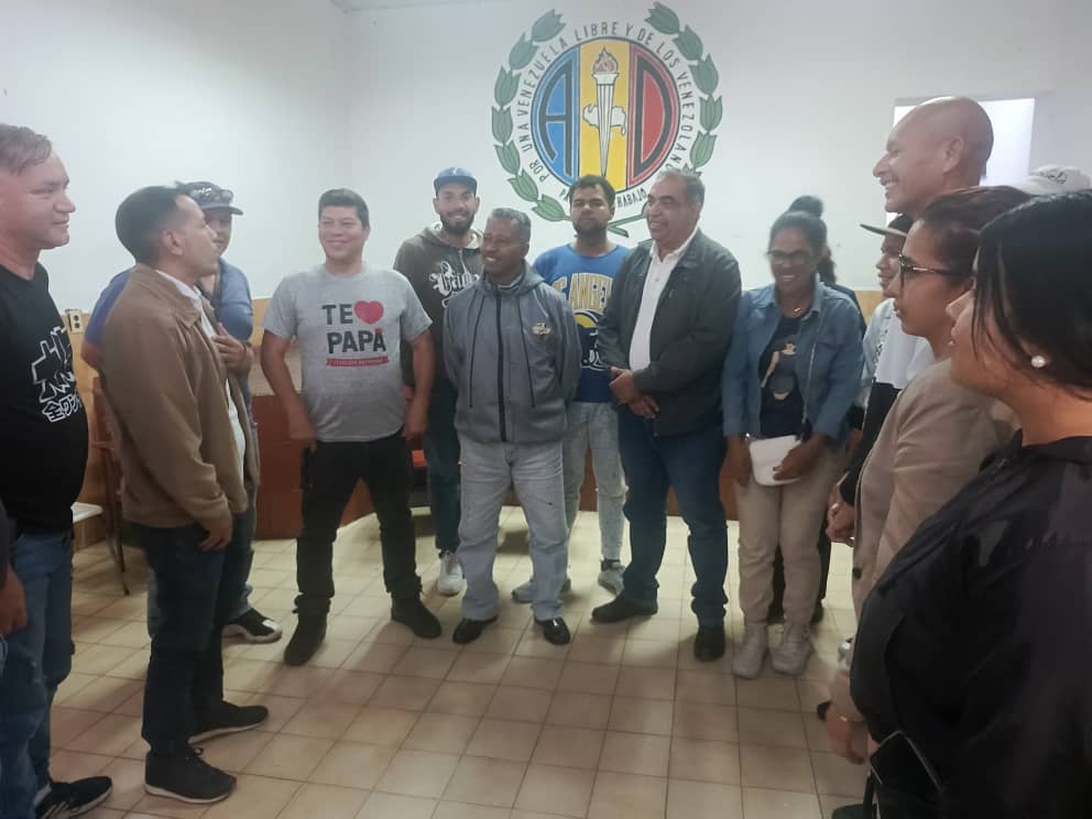 AD da un espaldarazo a Engelbert Azuarta