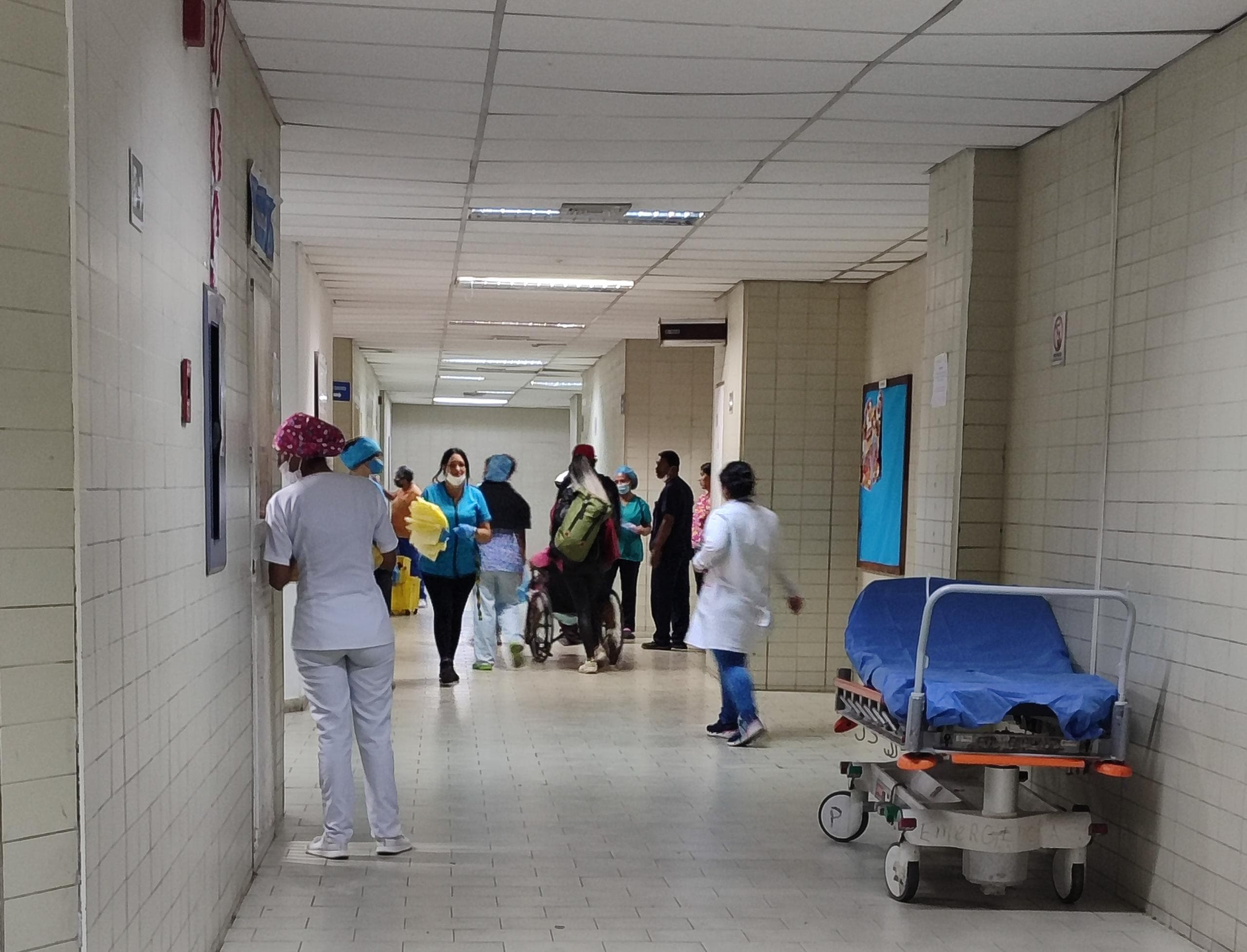 Instalarán cámaras en hospitales públicos
