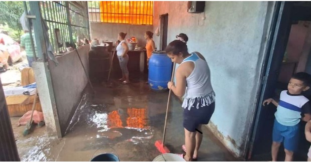 55 casas inundadas tras fuertes lluvias en Miranda