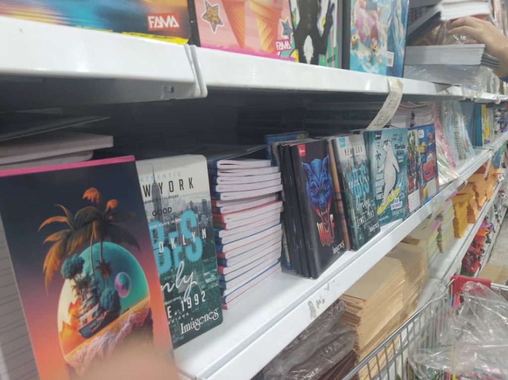 Empiezan a aparecer ventas de útiles escolares