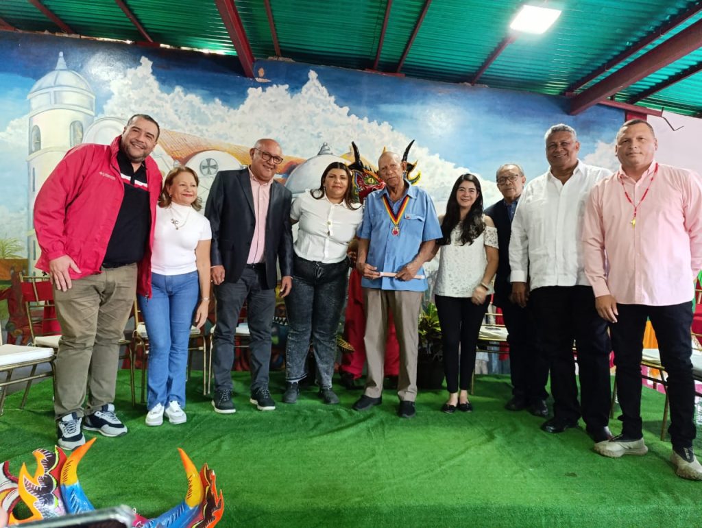 Poder legislativo homenajea a Diablos Danzantes de Yare