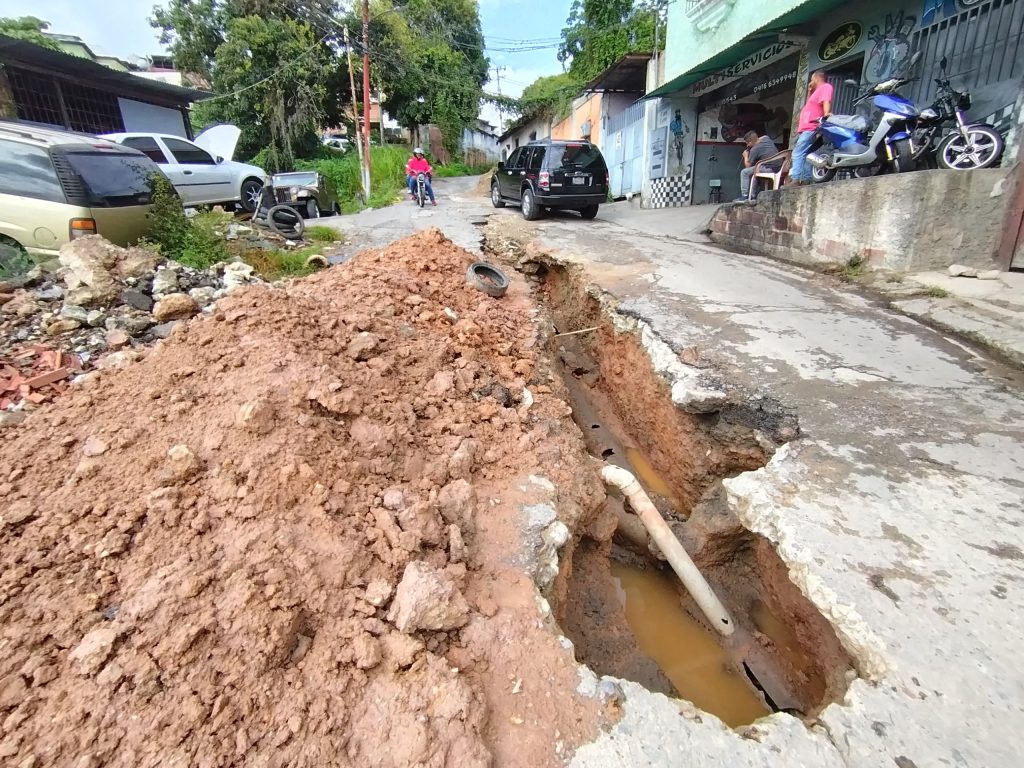 Piden agilizar reparación de red de aguas servidas