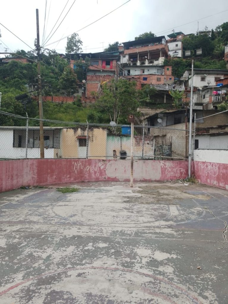 En deplorables condiciones luce la cancha de Alberto Ravel