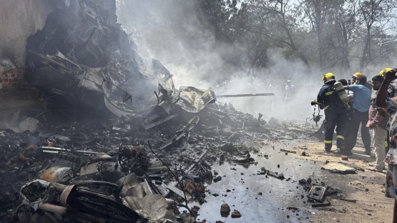 Un avión con más de 200 pasajeros se estrelló en India