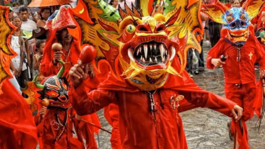 Los Diablos de Yare vuelven a danzar