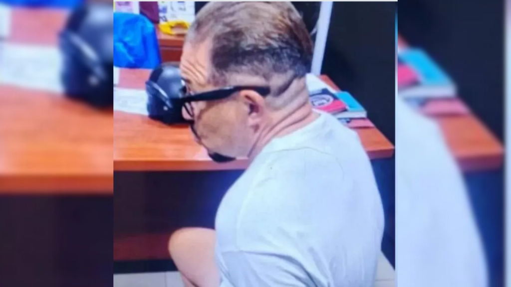 Preso por gritar e insultar a su mamá