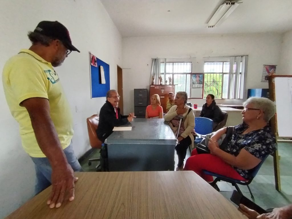 Trabajadores de la salud reclaman bono de guerra
