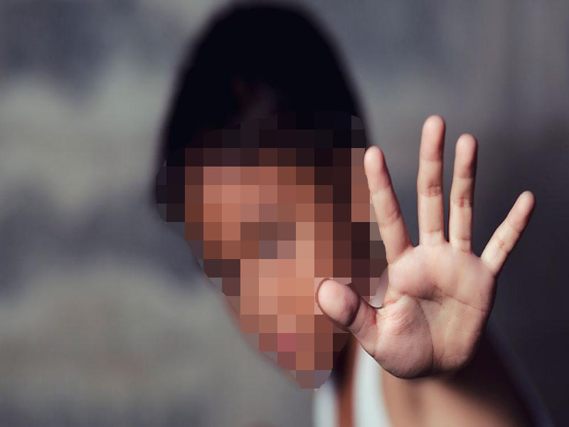 Un profesor y su esposa habrían atacado sexualmente a 5 menores
