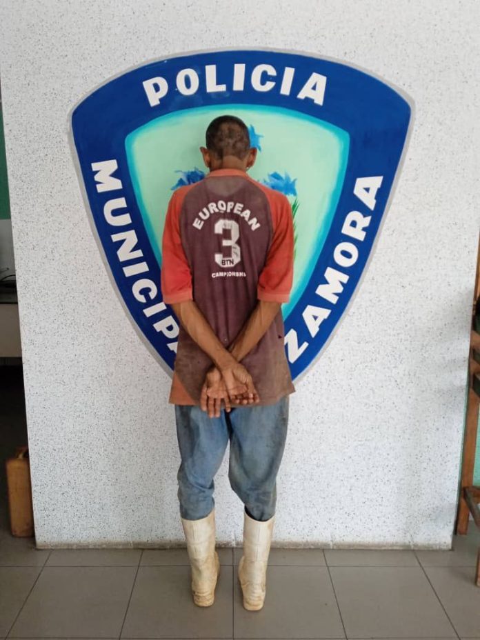 Raptó y abusó sexualmente de su vecina de 9 años
