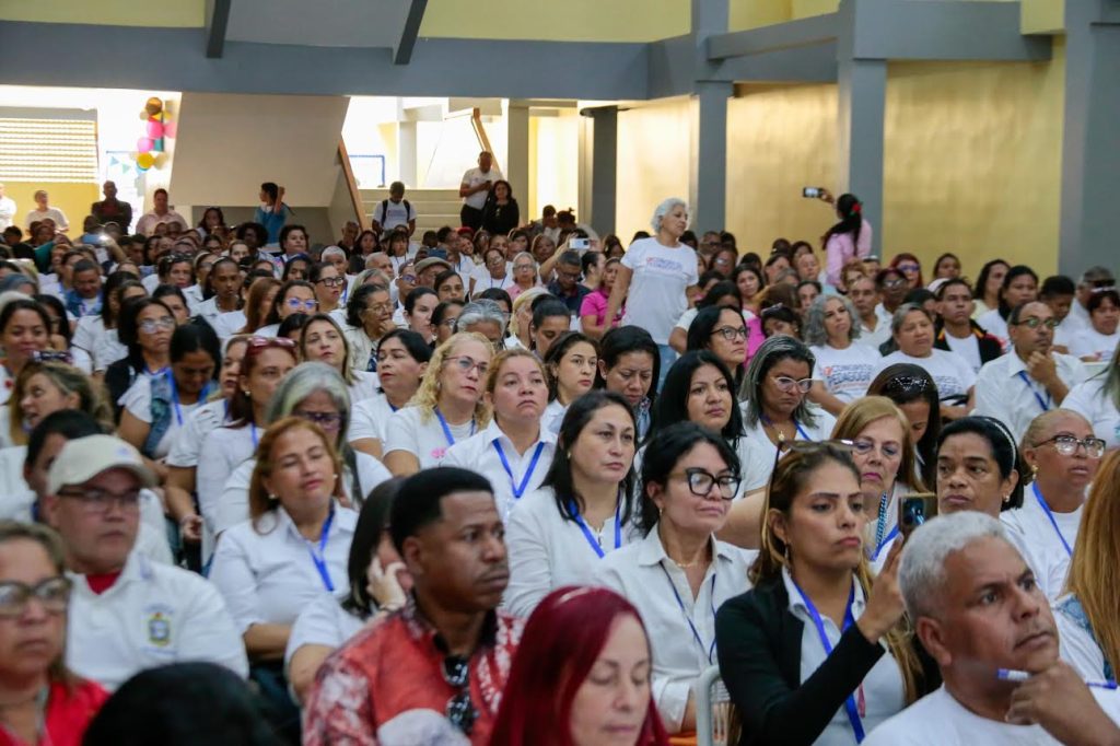 225 docentes se preparan en congreso pedagógico