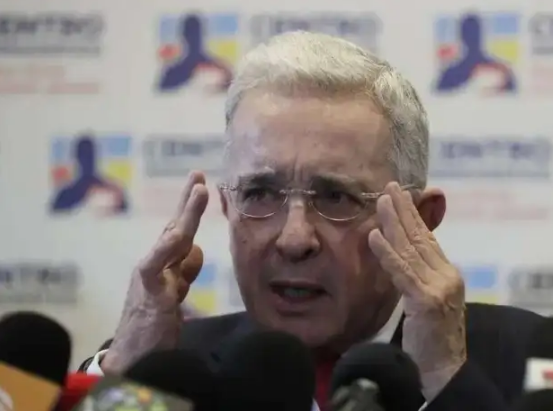Justicia colombiana declara culpable a Álvaro Uribe