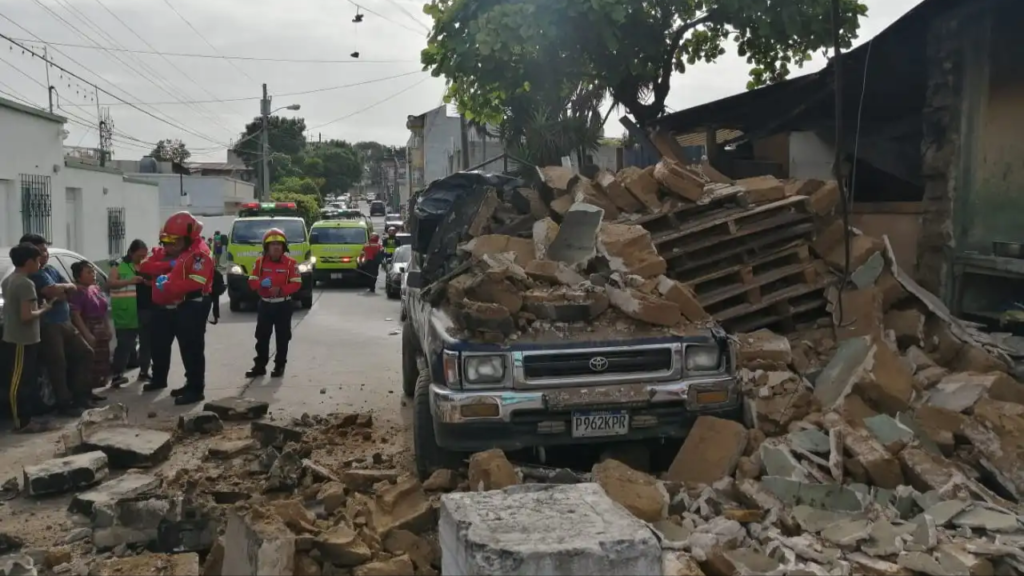 Dos muertos y 288 afectados por sismo de 5,8 en Guatemala