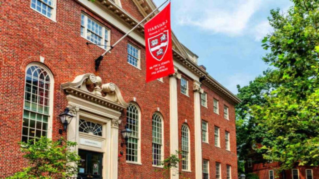 EEUU abre investigación a Harvard