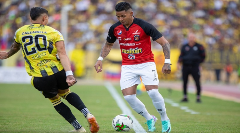 Rivales Caracas y Táchira se enfrentan este sábado