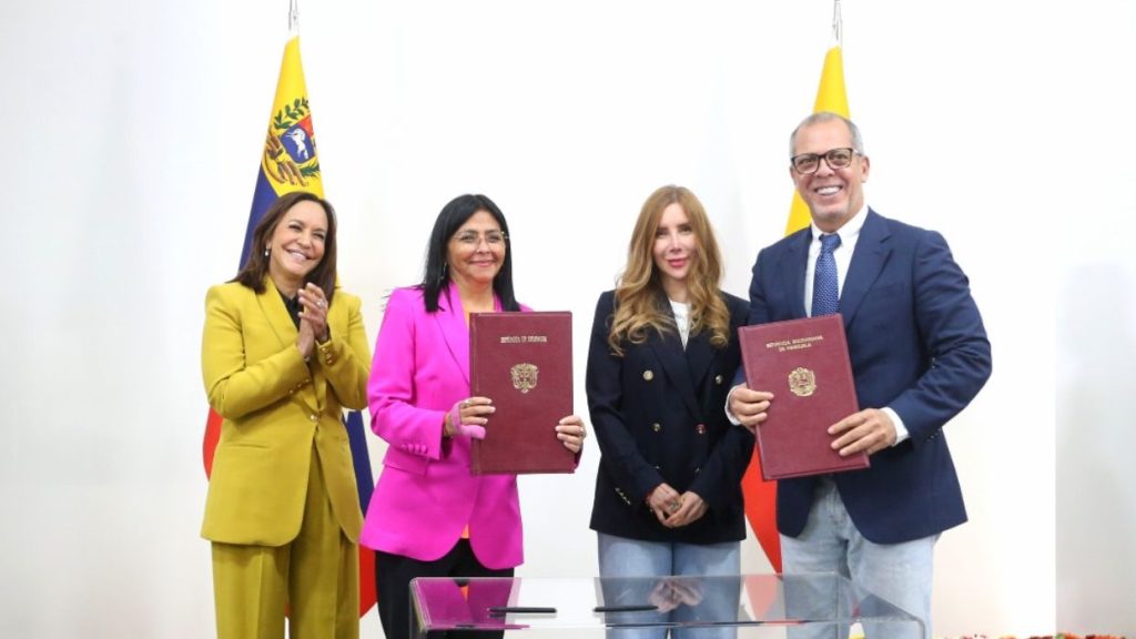 Venezuela y Colombia firman acuerdo para potencializar el comercio