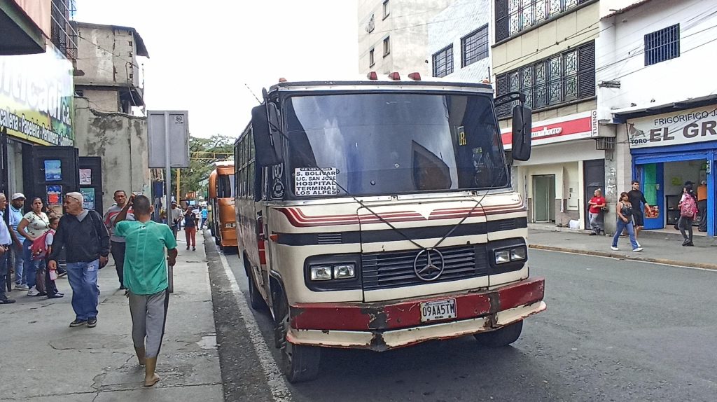 Revisarán autobuses para verificar exoneración a abuelos