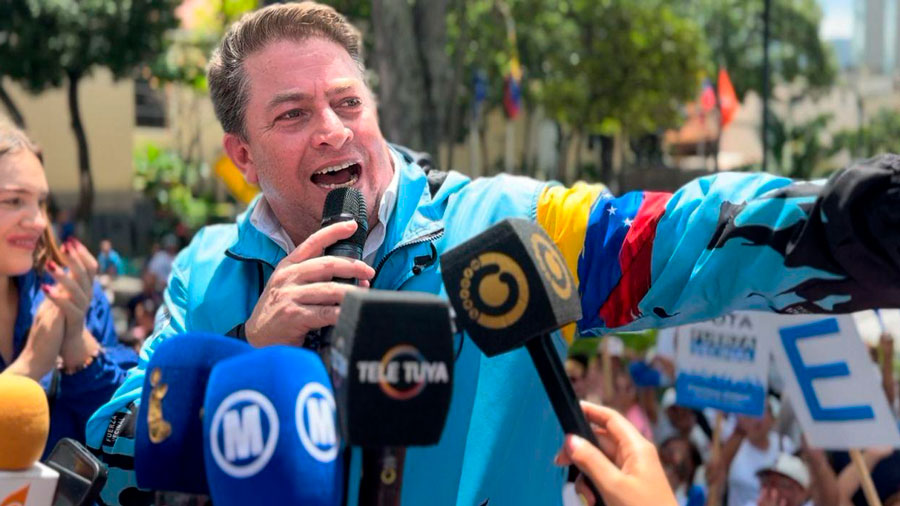 Duque arrancó campaña en Chacao con gran caravana