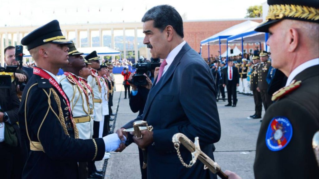 Presidente Maduro lidera acto de ascensos conjunto de la Fanb