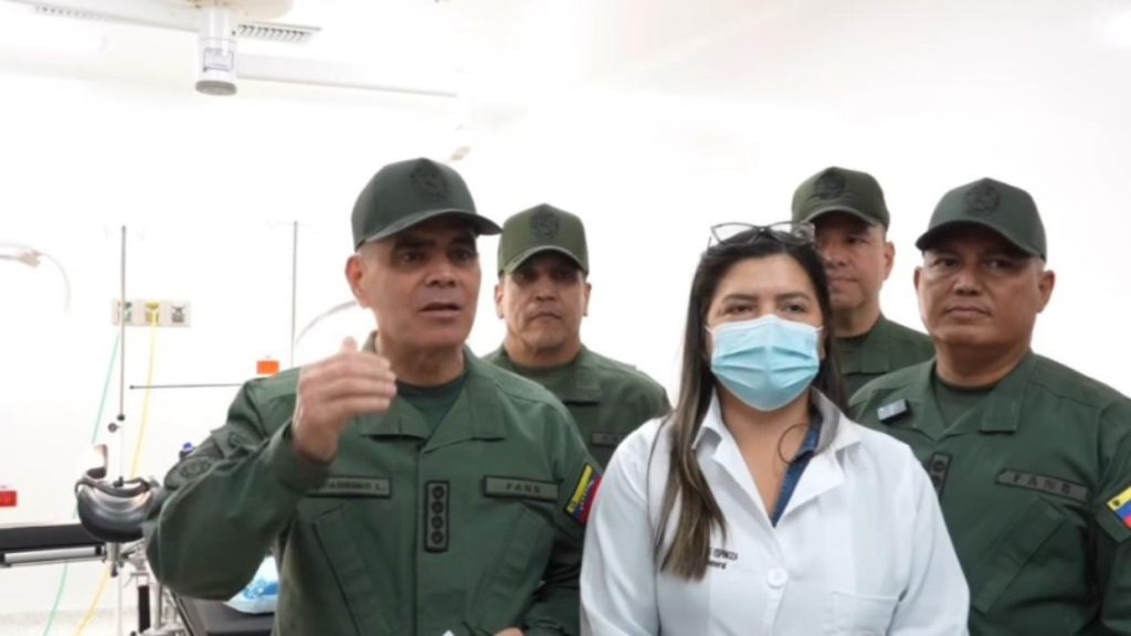 Padrino López: Estamos trabajando para recuperar el sistema de salud
