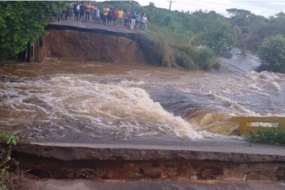 Colapsó puente “El Muerto” en Apure