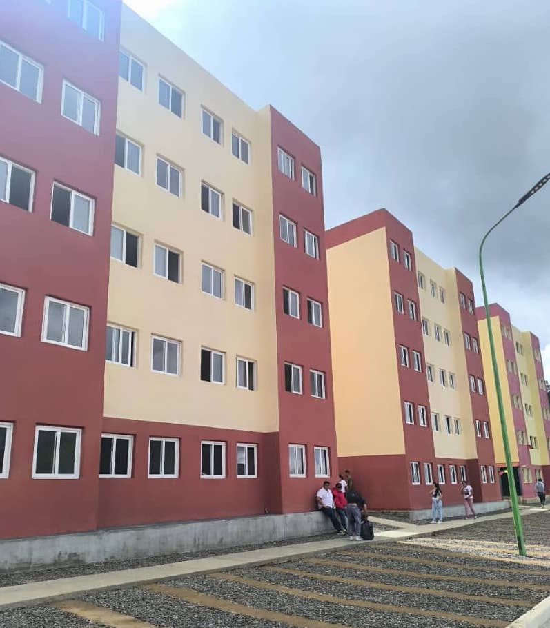 48 familias refugiadas esperan asignación de apartamentos