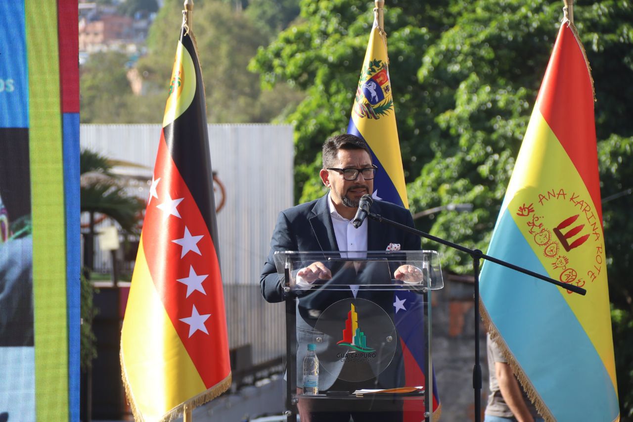 Alcalde promete ayuda para atender déficit habitacional
