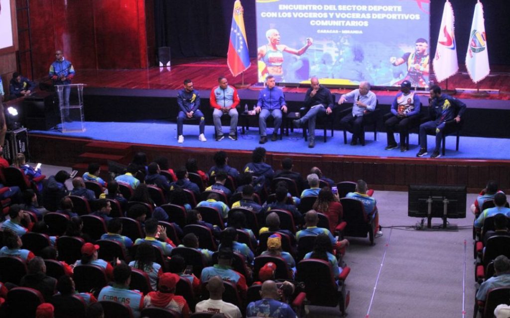 Serrano llama a preparar deportistas ganadores
