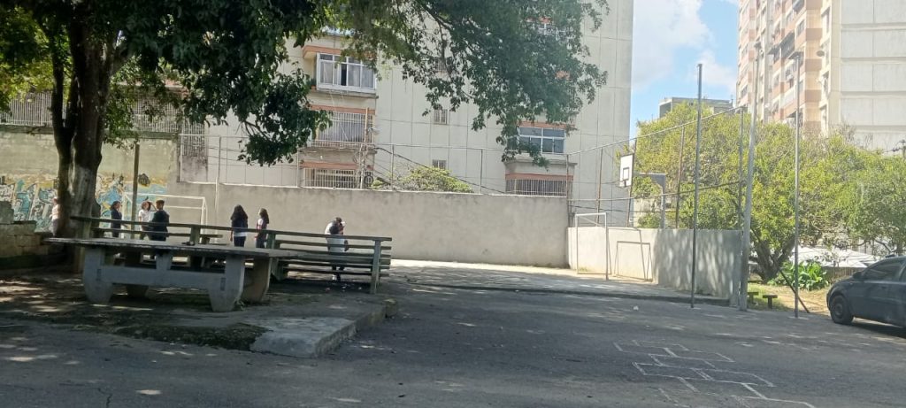 Alertan sobre fallas de infraestructura en colegio