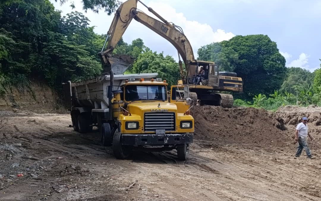 Gobernación limpia ríos y quebradas